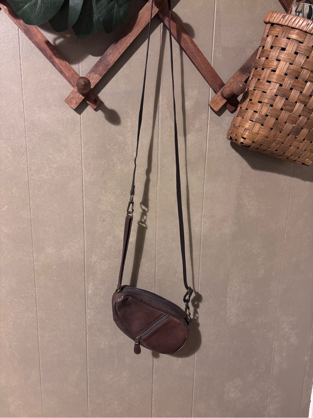 AmeriBag for L.L.Bean Leather Healthy Back "Baglett" Crossbody